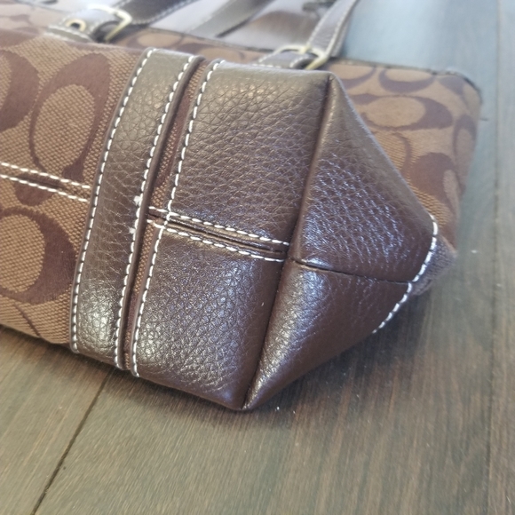 Brown Coach Classic Minibag - Picture 7 of 10